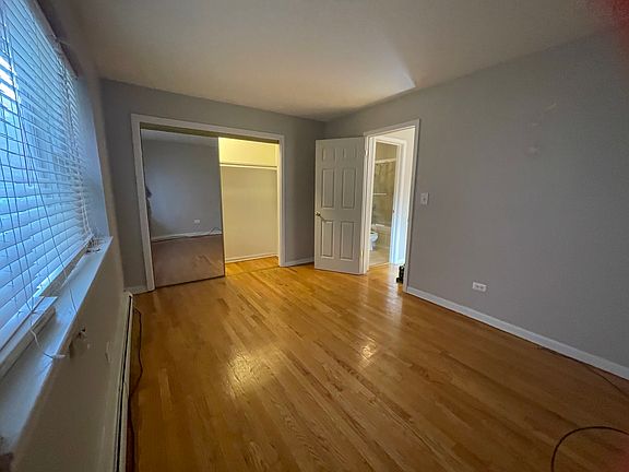 5th image of 4056 N California Ave APT 1C