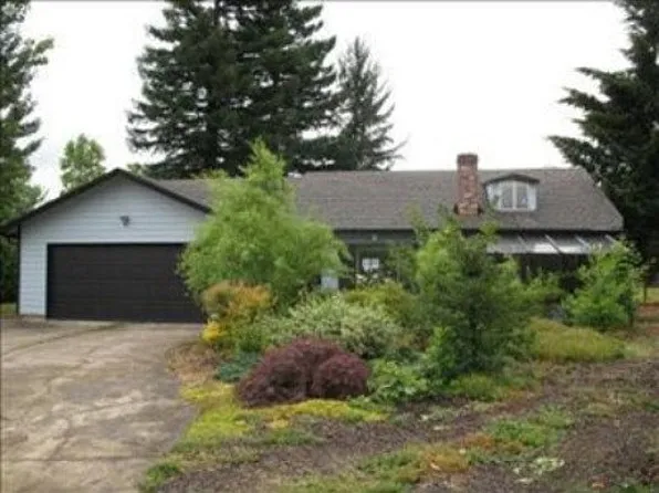 1656 NW Youngwood Ct, Roseburg, OR 97471