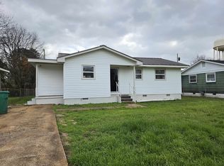 1104 Shirley Dr, Tuscumbia, AL 35674