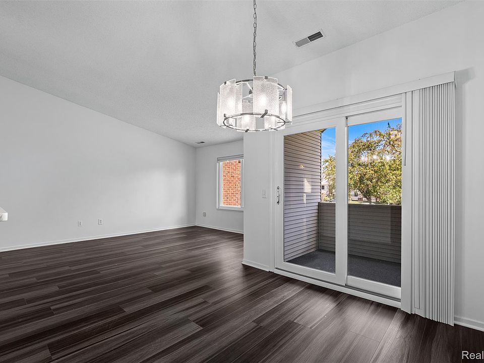 6680 Ridgefield Cir Apt 201, photo 10