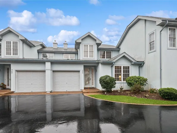 565 Bardini Drive #565, Melville, NY 11747