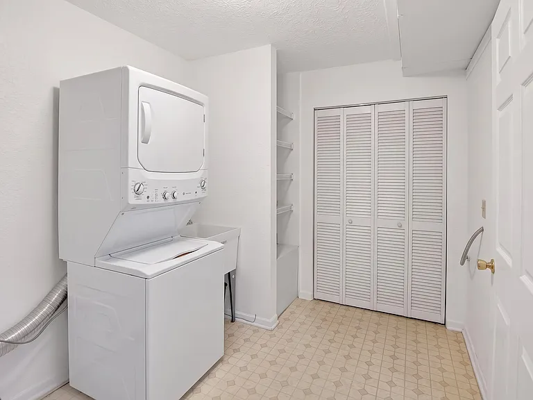 11309 Lake Meadow Ln — Photo 32
