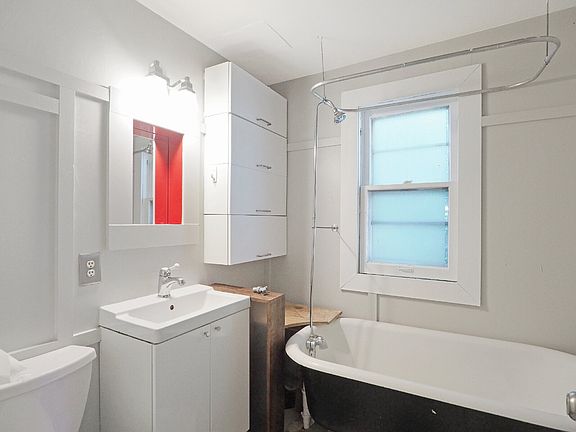 5th image of 2611 Marshall St NE #2