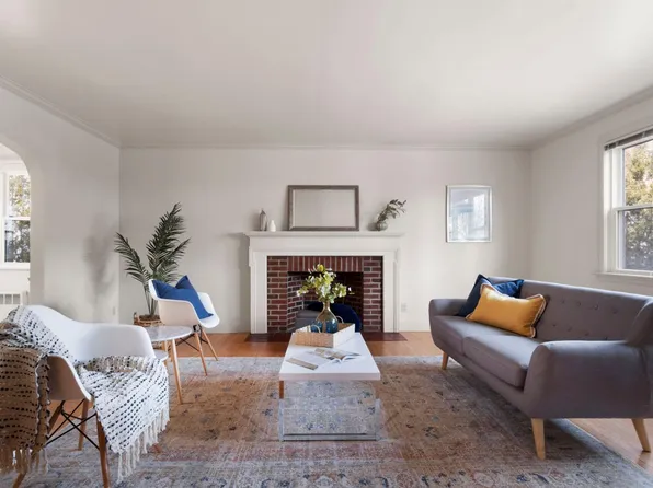 (undisclosed Address), Lynn, MA 01902