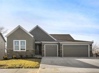 7925 NE 80th St, Kansas City, MO 64158