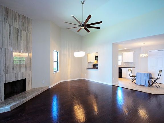 3rd image of 661 Killarney Bay #60