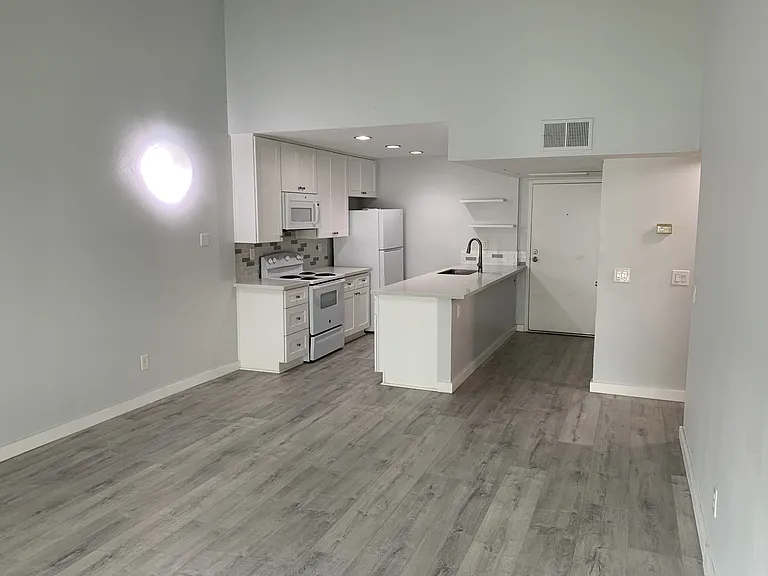 6151 Rancho Mission Rd #308 — Photo 4