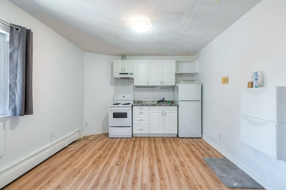 198 Dunn Ave - 402 — Photo 4