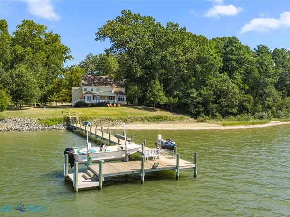 1226 Indiantown Rd, Weems, VA 22576