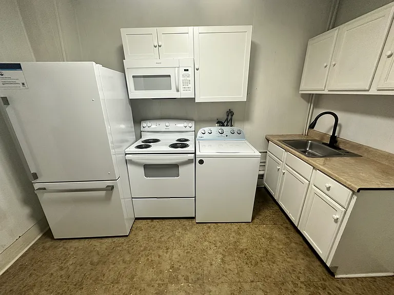 7 S Burhans Blvd — Photo 1