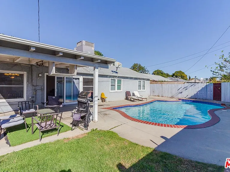 7858 Jamieson Ave — Photo 32
