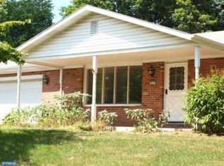 1511 Willowbrook Dr, Bethlehem, PA 18015