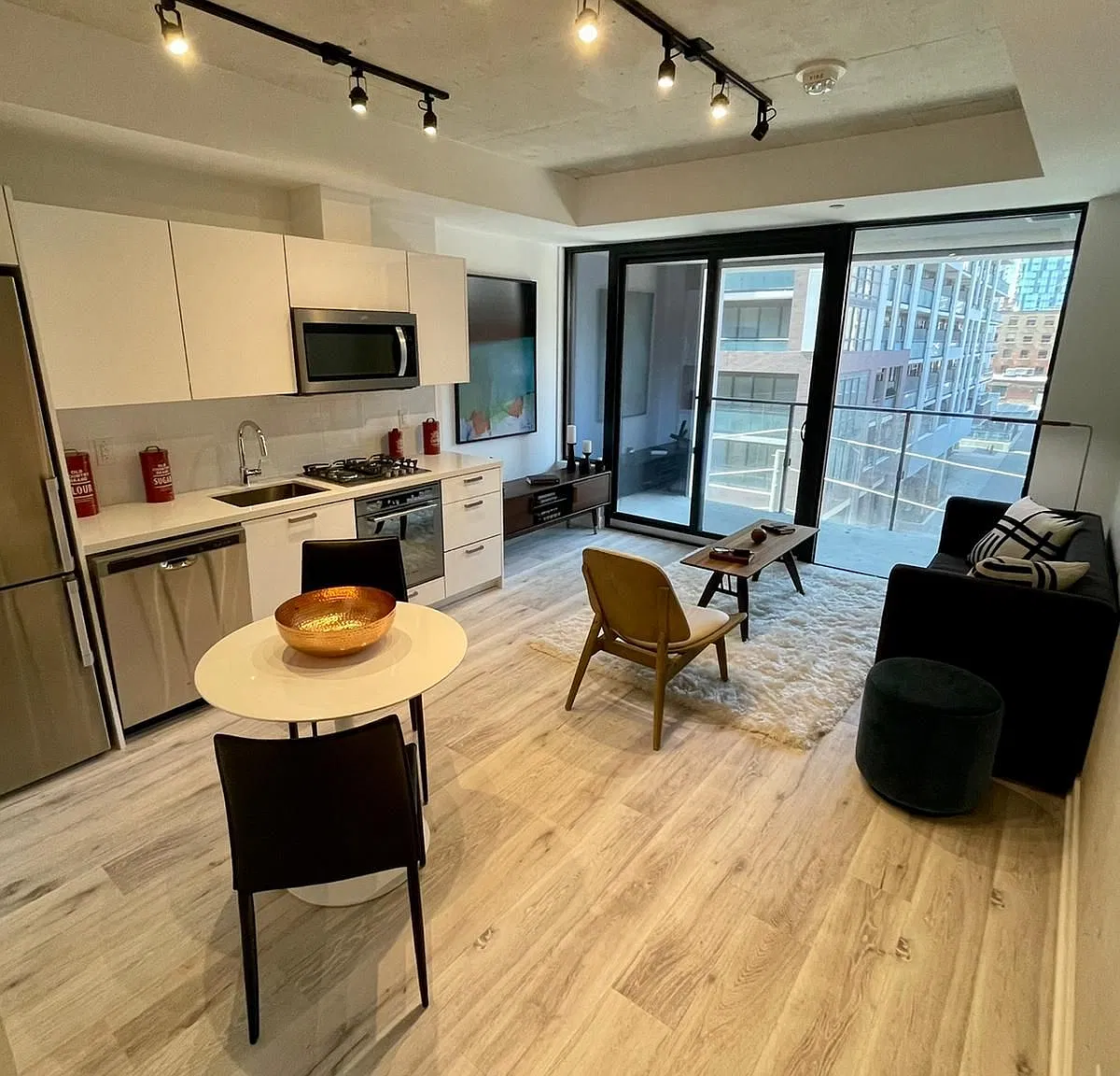 East 55 — Photo 1