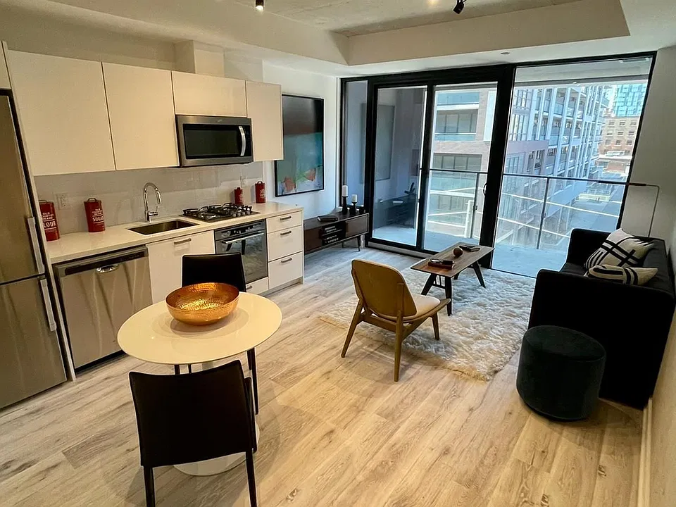 55 Ontario St #411