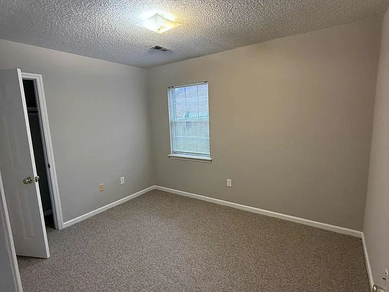 1801 Summerhaven Dr #B — Photo 7