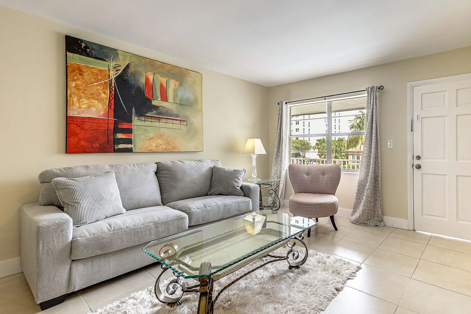1 bed, 1.0 bath, 796 sqft, $3,290 — Photo 2