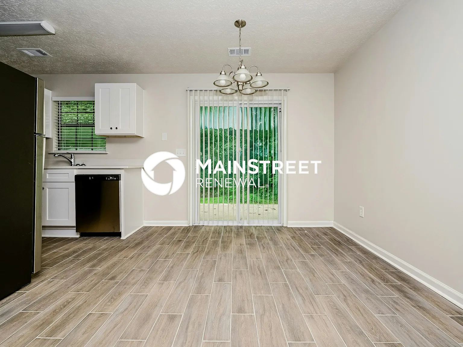 149 Adrian Dr — Photo 3