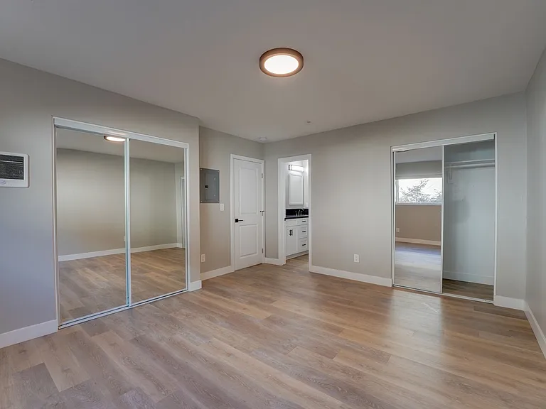 Duplet at Hillcrest | Modern Studio, 1 & 3 Bedroom Apartments — Photo 54