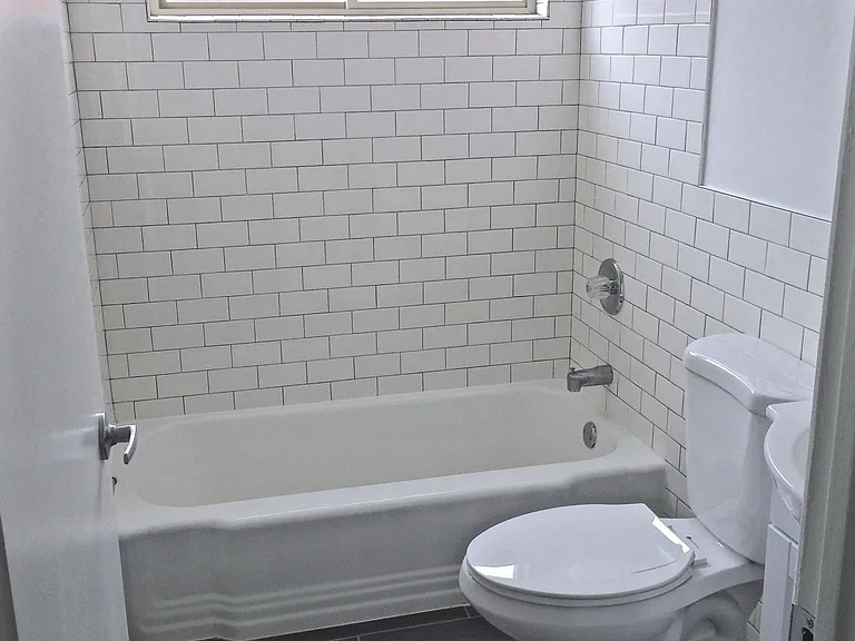 7200 Southwest Ave #D — Photo 6