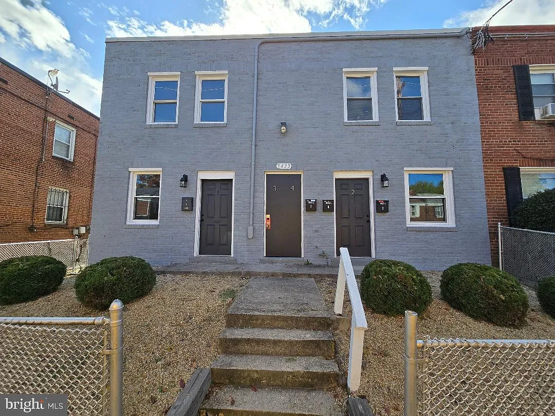 1 bed, 1.0 bath, 2442 sqft, $1,500 — Photo 3