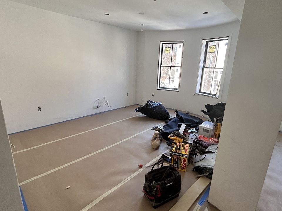 1st image of 32 Orkney Rd #3L