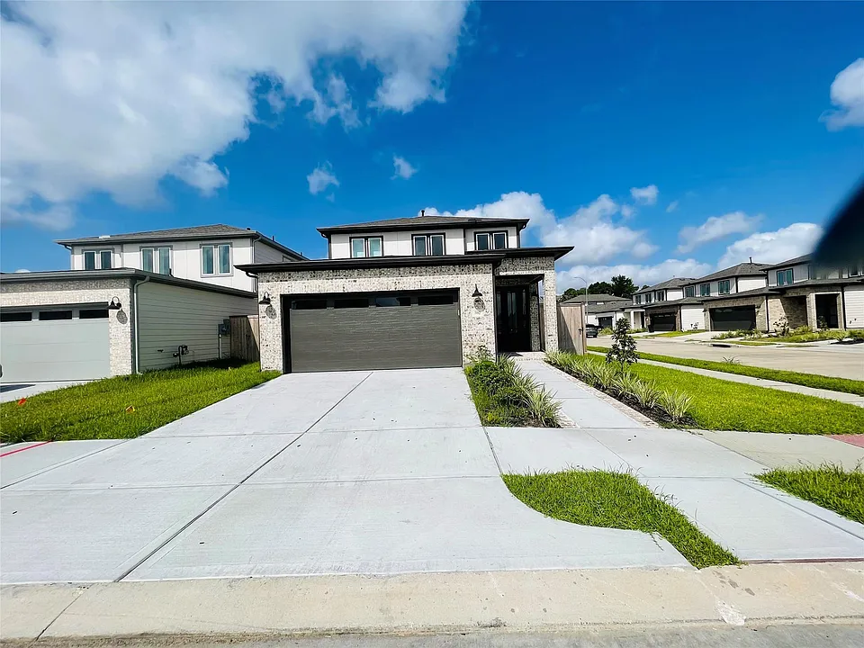 702 Sonfield Dr