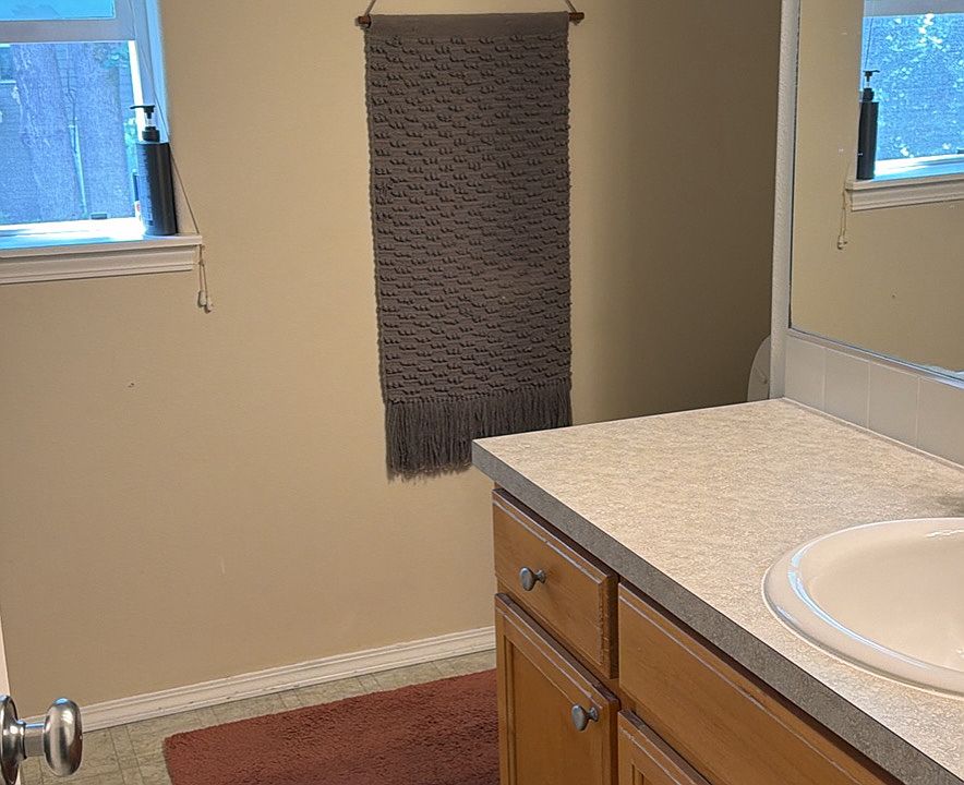 2nd image of 5525 Wigeon St SE