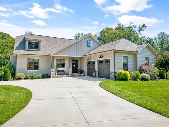 671 Lissara Lodge Dr, Lewisville, NC 27023