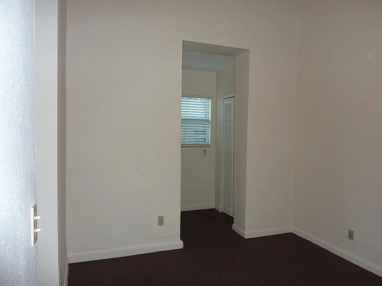 Looking toward bedroom closet.