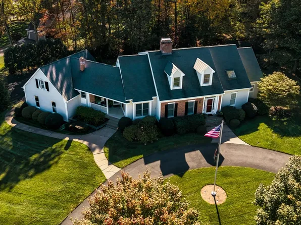 10 Forest Glade Dr, Wilbraham, MA 01095