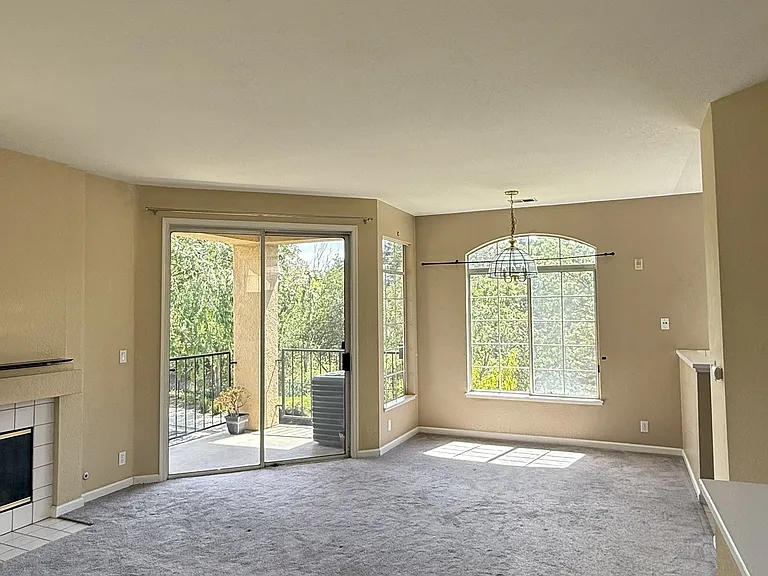 7676 Tuscany Dr — Photo 14