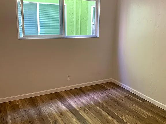 5th image of 625 Sylvan St APT 1