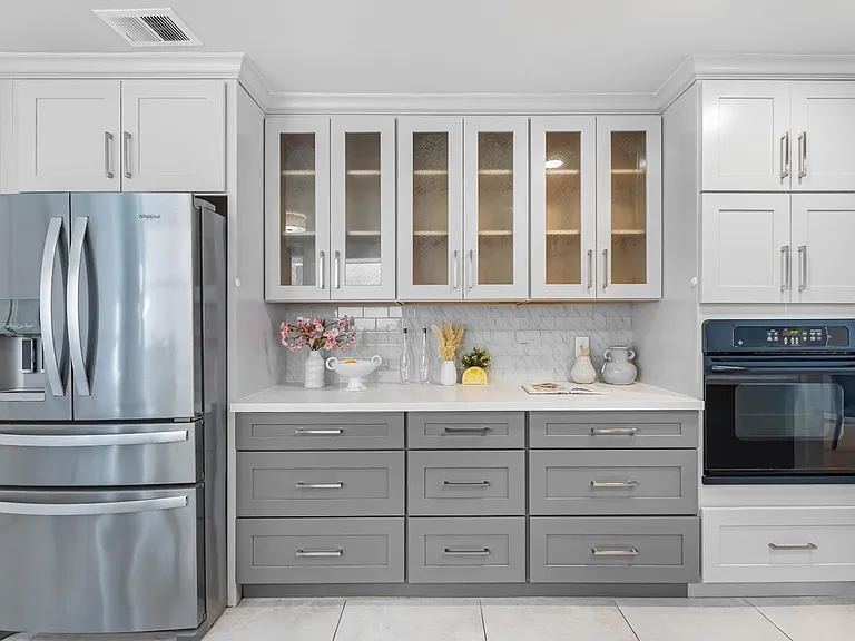 856 Lakeshore Dr — Photo 11