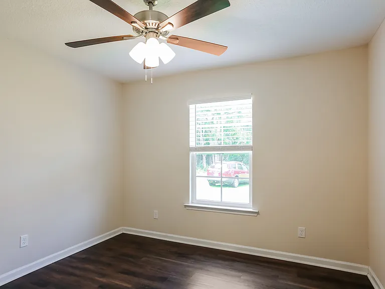 308 Pecan Point Dr — Photo 12