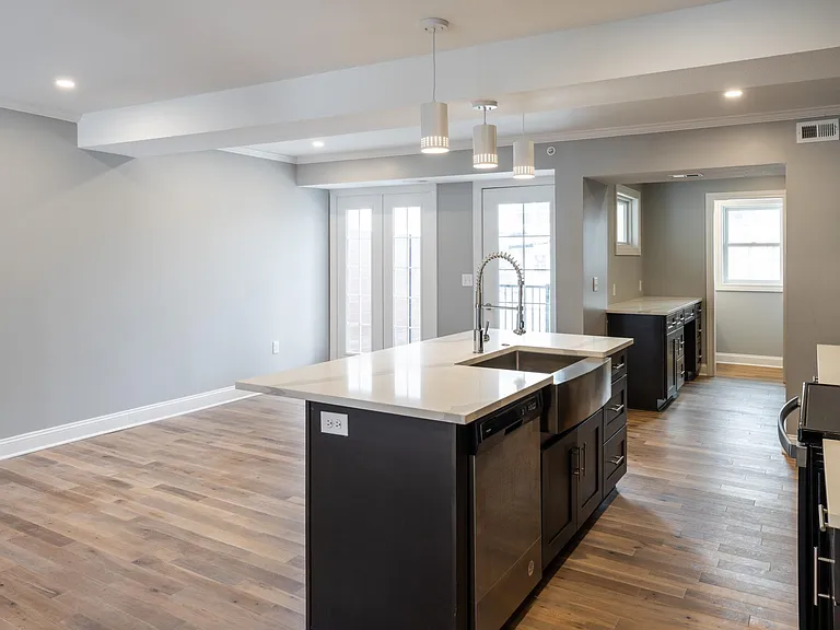 Plaza Townhomes — Photo 8