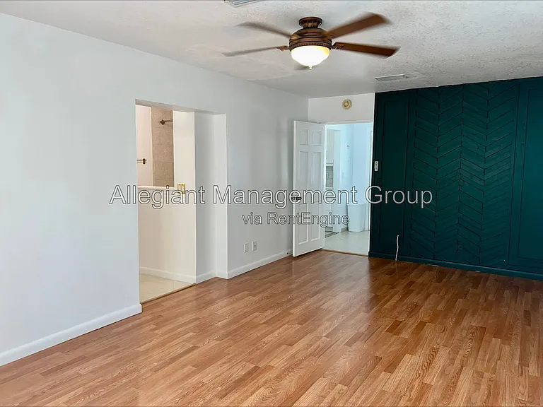 1211 Lehigh St — Photo 7