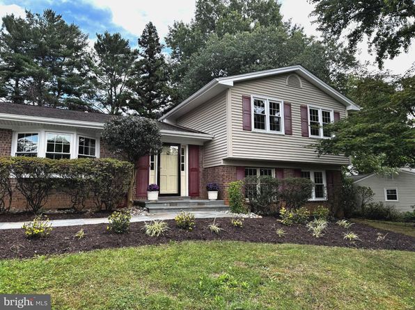 2507 W Meredith Dr