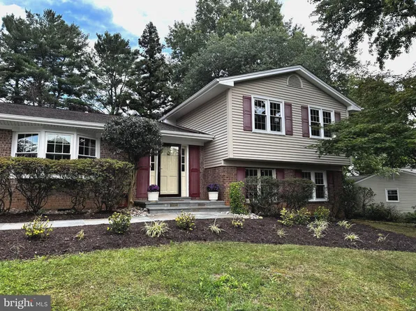2507 W Meredith Dr, Vienna, VA 22181