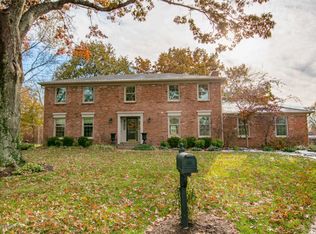10802 Wenlock Ct, Douglass Hills, KY 40243