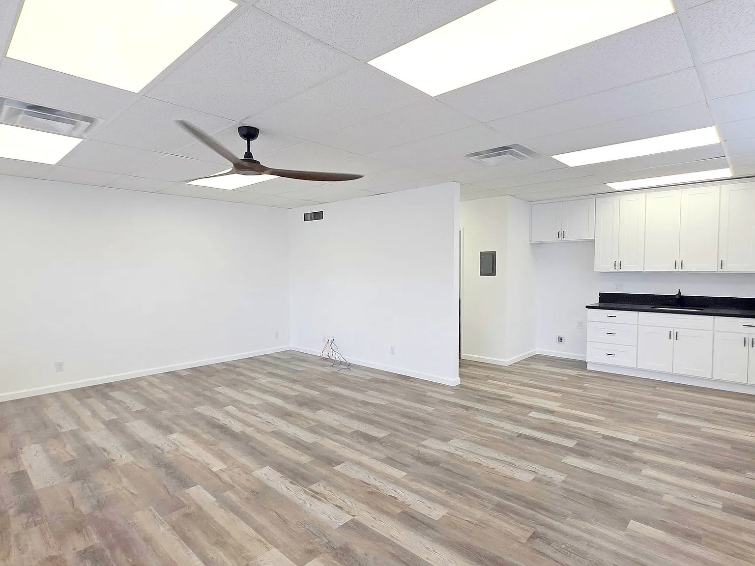 750 N Mountain Ave — Photo 2