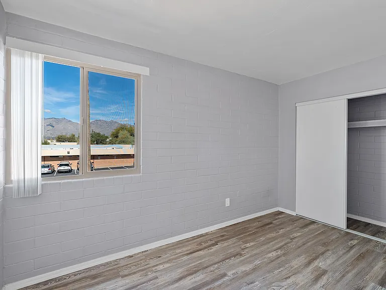 5570 E Hampton St #205 — Photo 23