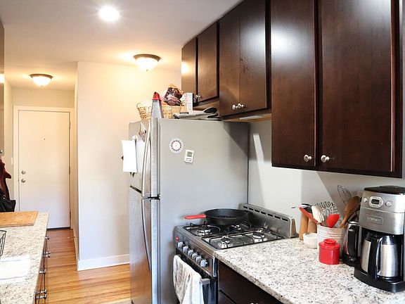 2nd image of 5750 N Kenmore Ave #311