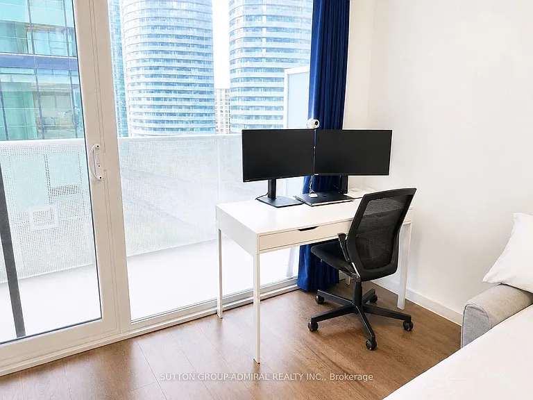 100 Harbour St #1011 — Photo 5