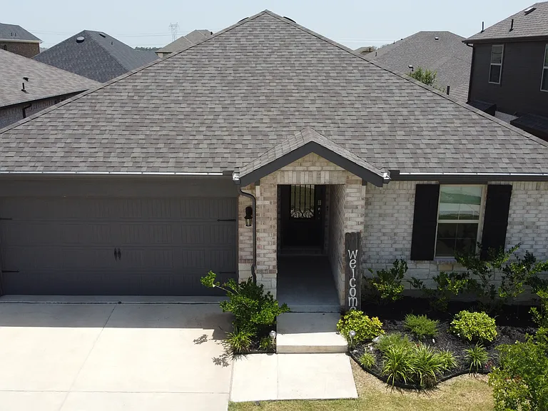3321 Riverlawn Dr — Photo 1