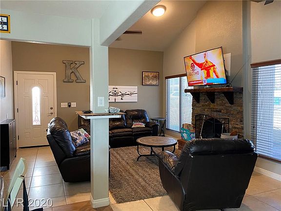 3rd image of 3821 Calle De Benito