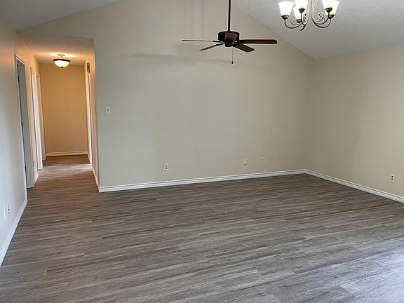4th image of 125 Juanita Ave