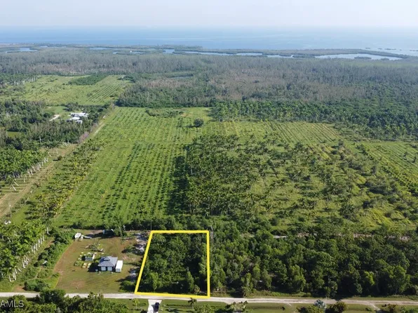 6396 Hodges Dr, Bokeelia, FL 33922