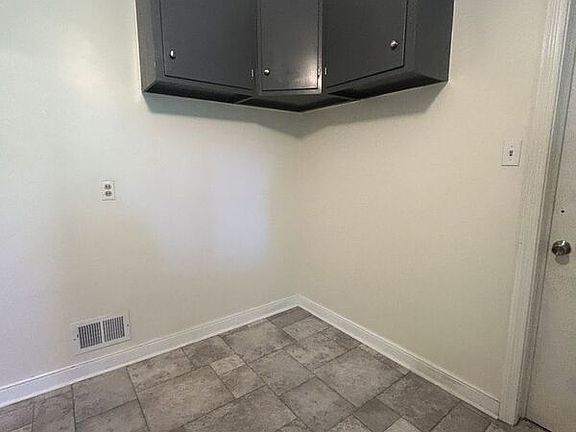 4th image of 6321 Stonybrook Dr