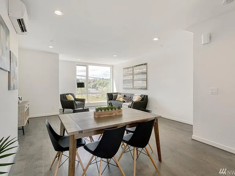 S Plum St — Photo 11