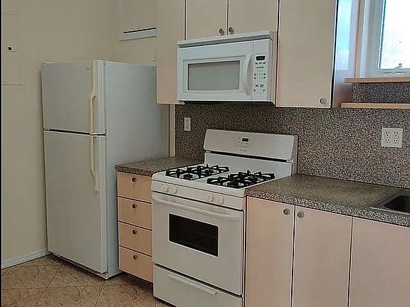 2nd image of 1840 E 14th St #4R